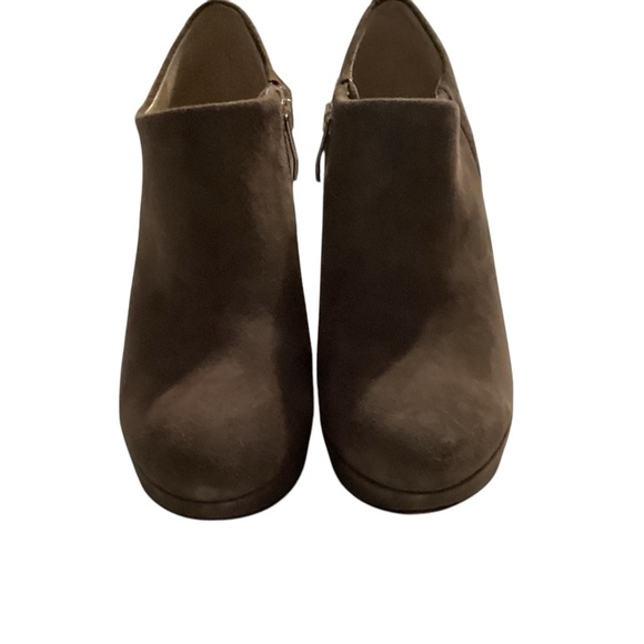 Vince Camuto brown suede ankle boot size 7.5‎ - Picture 2 of 8